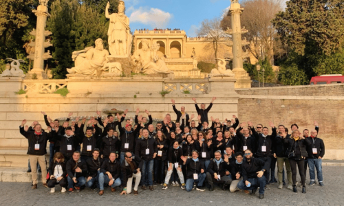 Foto di gruppo Team Building Outdoor in Citta